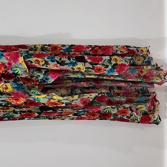 Alice + Olivia Chistina Dress - Just in Bloom - Picture 3 of 12